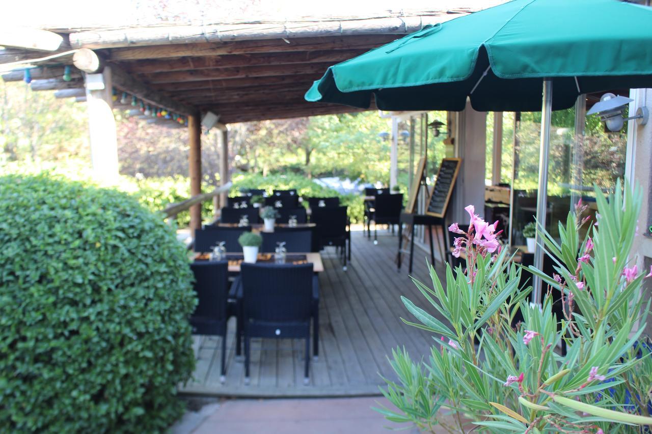 Camping Forcalquier Les Routes De Provence Hotel Kültér fotó